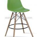DSW Eames plastic fixed bar stool BS801