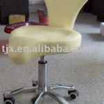 Salon chair