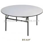 Round banquet table