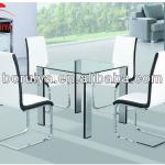 2013 Hotsale Cheap Modern Popular Square Glass Dining Table