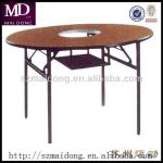 Round dining table