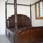 Four poster Bed