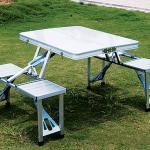 Folding picnic table