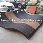 L05 Rattan chaise lounger L05